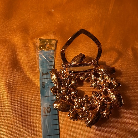 Scarf Clip gold colored w/colored rhinestones on bottom & clear rhinestone leaf - Picture 6 of 6